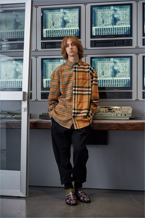 Gosha-Rubchinskiy-Burberry-Fall-Winter-2018-Collaboration-007 Top Streetwear Brands, Gosha Rubchinskiy, Big Men Fashion, Mens Fashion Classy, Mens Fashion Fall, Street Culture, Mens Winter Fashion, Mens Fashion Summer, Mens Accessories Fashion