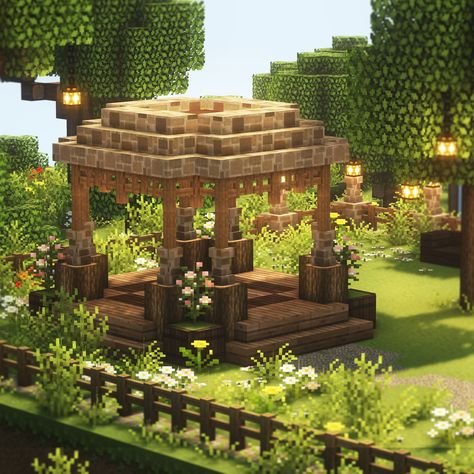 Minecraft Pe House Ideas, Minecraft Building Ideas Gazebo, Minecraft Garden Gazebo, Minecraft Enchanting Gazebo, Swem Barn Ideas Minecraft, Cute Minecraft Ideas House, Minecraft Outdoor Patio, Market Place Minecraft Build, Outdoor Enchanting Area Minecraft