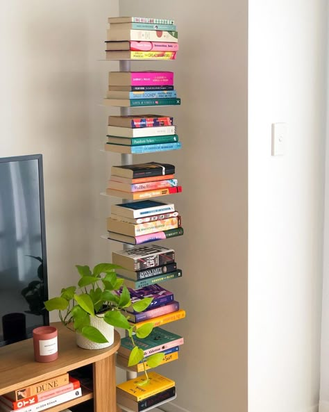 [PaidAd] 32 Floating Bookshelves Bedroom Ideas Tricks You Have To See #floatingbookshelvesbedroomideas Floating Vertical Bookshelf, Vertical Floating Bookshelves, Bookshelf Small Living Room, Cool Book Shelves Ideas, Cool Bookshelf Ideas Bedroom, Small Room With Bookshelves, Bookshelf In Small Room, Book Storage Apartment, Books Small Space