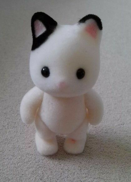 Calico critters Cat Kitty Cute Vintage Aesthetics Dollete Coquette sylvanian families Hello Kitty Calico Critter, Calico Critters Aesthetic, Critters 3, Calico Critters Families, Calico Critter, Sylvanian Family, Calico Critters, Clay Art Projects, Sonny Angel