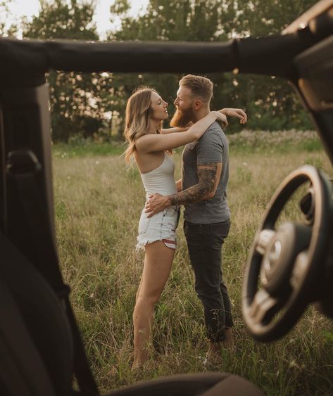 Fall Jeep Photoshoot, Jeep Engagement Pictures, Jeep Couple Pictures, Couples Jeep Pictures, Jeep Engagement Photos, Jeep Wedding Pictures, Engagement Photos With Jeep, Wedding Jeep Photos, Jeep Wedding