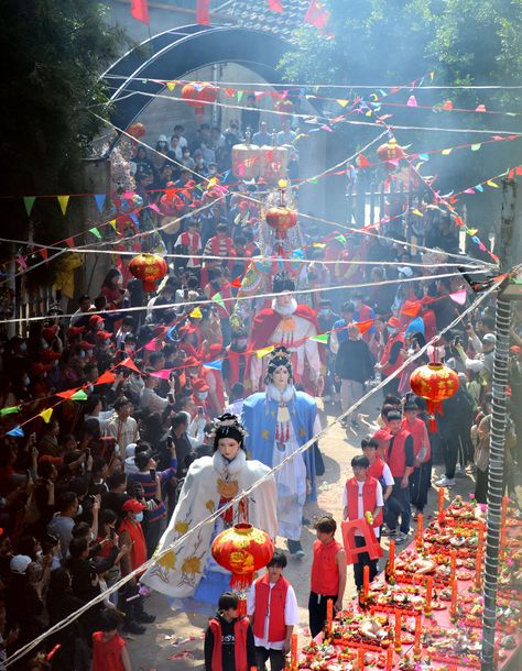 Chinese Parade, Places Aesthetic, Chinese Festival, Festival Celebration, Header Image, New Year Celebration, Spring Festival, Chinese New Year, Fireworks