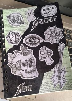 Cover Designs For Scrapbook, Art Book Cover Page Ideas, Covers For Sketchbooks, Front Page Art Sketchbook, Journal Cover Doodles, Sketchbook Customization, Sketchbook Cover Art Inspiration, Drawing Notebook Cover Ideas, Binder Drawings Cover