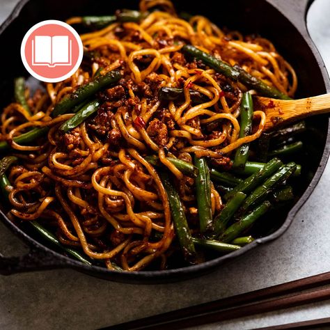 Spicy Sichuan Pork Noodles Spicy Sichuan Noodles, Spicy Pork Noodles Recipe, Chinese Pork Noodles, Pork And Noodle Recipes, Spicy Pork Recipes, Pork Noodles Recipe, Spicy Pork Noodles, Che Recipe, Sichuan Pork