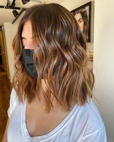 Caramel Hair Color Ideas, Caramel Hair Color, Caramel Brown Hair, Rambut Brunette, Honey Brown Hair, Hair Color Caramel, Short Brown Hair, Caramel Hair, Brown Hair Balayage