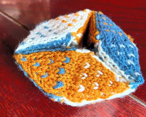 Flex: a fidgety little knit Knitted Fidget Toys, Crochet Scarf Pattern Free, Easy Shape, Sport Weight Yarn, Embroidery Scissors, Scarf Crochet Pattern, Custom Templates, Fidget Toy, Circular Needles