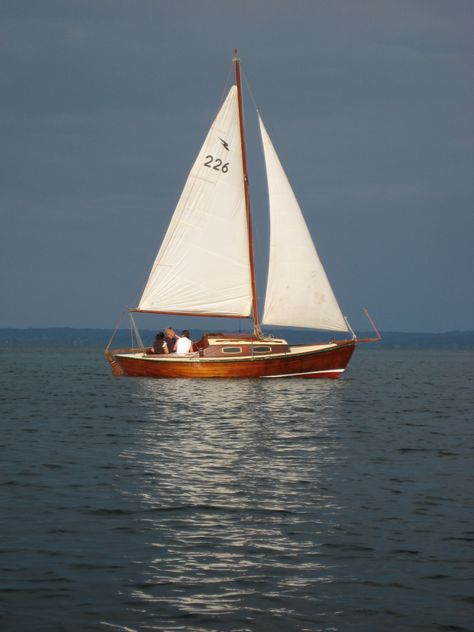 Boat Boat Sunset, Vintage Sailboat, Sail Life, Old Sailing Ships, Nostalgic Art, New England Fall, Vintage Boats, Sail Boats, Sail Boat