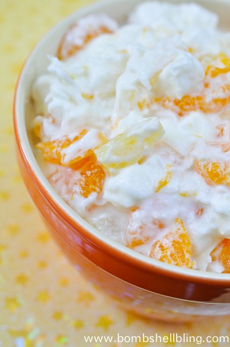 This 5 Cup Salad recipe is perfect for a potluck and comes together in minutes. The fruit and coconut and marshmallows combo is so tasty! 5 Cup Salad, Fruit Salad Ideas Parties, Frog Eye Salad, Ambrosia Recipe, Holiday Fruit, Ambrosia Salad, Keto Lunch, Fruit Dishes, Fruit Salad Recipes