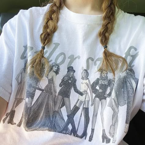 Swiftie Clothes, Emilie Hornby, Fangirl Outfits, Taylor Swift Clothes, The Do Over, Taylor Swift Core, Swiftie Aesthetic, Taylor Swift Fotos, Lynn Painter