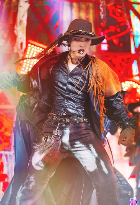 Ateez Work Mv Outfit, Ateez Performance, Ateez Concert, Kpop Concert Outfit, Song Min-gi, Cowboy Outfits, Concert Fits, Mode Kpop, Woo Young