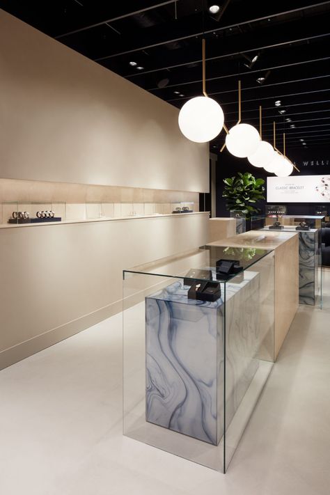 Jewelry Store Interior, Concrete Effect Paint, Jewelry Store Design, Jewellery Shop Design, Retail Interior Design, Retail Concepts, Showroom Interior Design, Jewellery Showroom, Counter Design