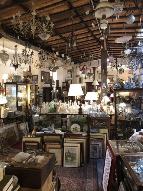 Treasure Hunting Aesthetic, Treasure Hunt Aesthetic, Antique Shop Aesthetic, Hunt Aesthetic, Treasure Aesthetic, Vietnam Trip, Paris In Autumn, Plan Paris, Paris Flea Markets