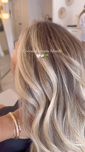 HAIR PAINTERS™ on Instagram: "Coconut cream blonde 🥥 by @_hairbypaula   Toned with @originalmineral clean color 10.0 & 10.13  Check out @simplyorganicofficial to get @originalmineral products to achieve blondes like this ✨njsalon #njhair #njbalayage #nycbalayage #modernsalon #americansalon #showmethebalayage #bestofbalayage #brooklynsalon #mastersofbalayage #balayagegoals #monmouthcountysalon #calistyle #beachwaves #balayageartist #balayageinspo #dailyhairinspo #njbalayagespecialist #hairinspo #hairgoals #BEHINDTHECHAIR #blondehair #blondebalayage #CORCREATOR  #ORIGINALMINERAL  #OANDM  #SIMPLYORGANICBEAUTY  #ORIGINALMINERALUSA" Blonde And Beige Highlights, Clean Blonde Hair Highlights, Blonde Hair Shades Chart, Blonde Hair With Brown Lowlights Short, Blonde Hair Grown Out Roots Natural, Balayage Hair Natural Blonde, Coconut Cream Hair Color, Mom Haircut Blonde, Blonde Balayage Blowout