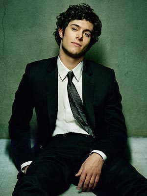 Be still my heart, Dave Rygalski/Seth Cohen! | Lindsay in Progress Oc California, Babette Ate Oatmeal, Estilo Rory Gilmore, Gilmore Guys, Adam Brody, The Dictator, A Man In A Suit, Man In A Suit, Robert Sheehan