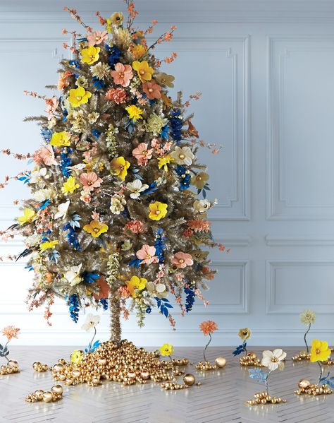 16 Flower + Pampas Grass Christmas Trees We’re Obsessed With Christmas Tree Flowers, Floral Christmas Tree, Gold Christmas Tree Decorations, Creative Christmas Trees, Pink Christmas Decorations, Traditional Christmas Tree, Ribbon On Christmas Tree, Christmas Tree Ideas, Pink Christmas Tree