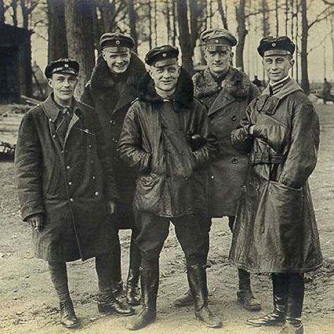 The 'Flying Circus' L-R: Sebastian Festner, KIA 1917; Karl-Emil Schäfer, KIA 1917; Manfred von Richthofen, KIA 1918; Lothar von Richthofen, d: 1922; Kurt Wolff KIA 1917 Manfred Von Richthofen, The Red Baron, Ww1 History, Ww 1, German Soldiers Ww2, Flying Ace, Red Baron, Mystery Of History, Fighter Pilot