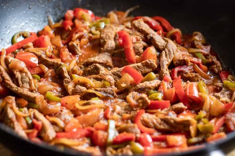 Turkish Beef Recipes, Turkish Meat Recipes, Turkish Pasta, Cypriot Recipes, Turkish Dishes, Beef Strips, Egyptian Food, Paleo Beef, Beef Meat