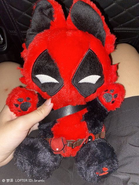 Deadpool Crafts, Marvel Plushies, Cute Plushies Aesthetic, Deadpool Pumpkin, Deadpool Hello Kitty, Deadpool Kawaii, Deadpool Aesthetic, Aesthetic Plushies, Plushie Aesthetic