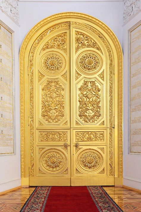 entry door main example for home page Royal Doors, Baroque Interior Design, Kremlin Palace, Custom Entry Doors, Iron Entry Doors, Gold Door, Wood Exterior Door, Gorgeous Doors, Custom Doors