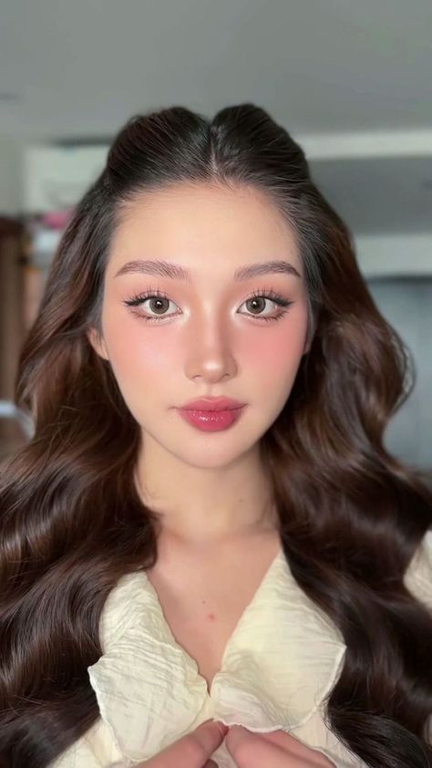 Graduation Look Makeup, Bride Makeup Asian, Trucco Glam, Bride Makeup Natural, Makeup Asia, Fresh Makeup Look, Sweet Makeup, Graduation Look, Asian Makeup Looks