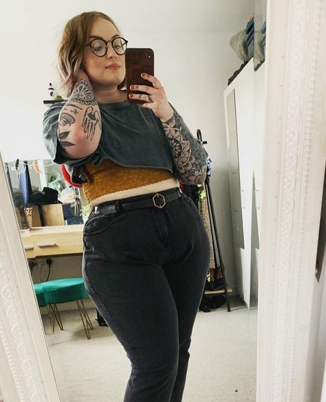 Mid Sized Alternative Fashion, Thrifted Plus Size Outfits, Plus Size Tshirt Outfits, Plus Size Edgy Fashion, Grunge Plus Size Outfits, Goth Hippie Outfits, Midsize Body Outfits, Midsize Winter, Chubby Style