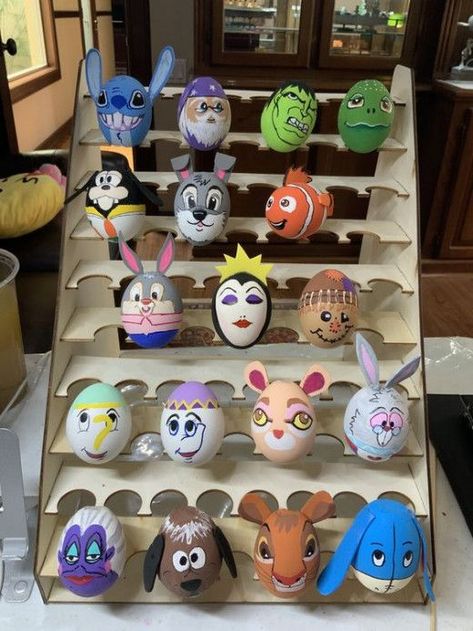 35+ Easy DIY Easter Egg Decorating Ideas | HubPages School Egg Decorating Ideas, Easter Egg Competition Ideas, Peppa Pig Easter, Norouz Design, Minion Easter Eggs, Easter Egg Projects, Animal Easter Eggs, Easter Egg Party, Easter Egg Decorating Ideas