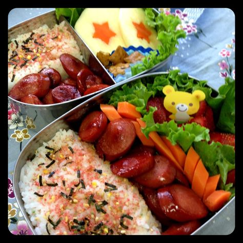 Simple hot dogs and rice #bento | loveinabento Hot Dog Bento, Hot Dogs And Rice, Rice Bento, Simple Bento, Sausage Rice, Work Lunch, Kids Food, Fun Kids Food, Bento Lunch