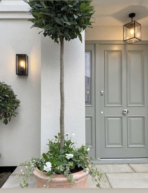 Paint Front Door, Exterior Door Styles, External Design, Victorian Front Doors, Cottage Front Doors, Front Door Inspiration, Front Door Steps, Traditional Front Doors, Front Door Styles