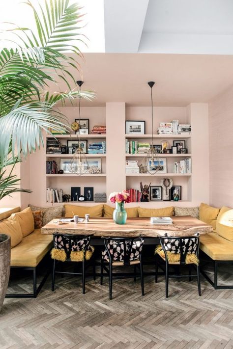 10 cool reading nooks and cosy corners to be inspired by Cool Reading Nooks, Cosy Dining Room, Banquette Ideas, Dining Room Layout, Dining Corner, Banquette Seating In Kitchen, Kitchen Sofa, Cosy Kitchen, Open Plan Kitchen Dining