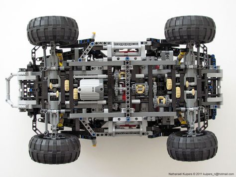 https://flic.kr/p/9wUqmP | Jeep Hurricane transmission | LEGO Technic Jeep Hurricane double V8, with AWD, 4WS, and option to switch to zero degree turning radius and skid steer. See it in action here: www.youtube.com/watch?v=-sAHW-CR3DM Lego Technic Moc, Lego Reference, Lego Technic Truck, Billund Denmark, Lego Mechanics, Lego Nxt, Wiking Autos, Lego Gears, Lego Techniques