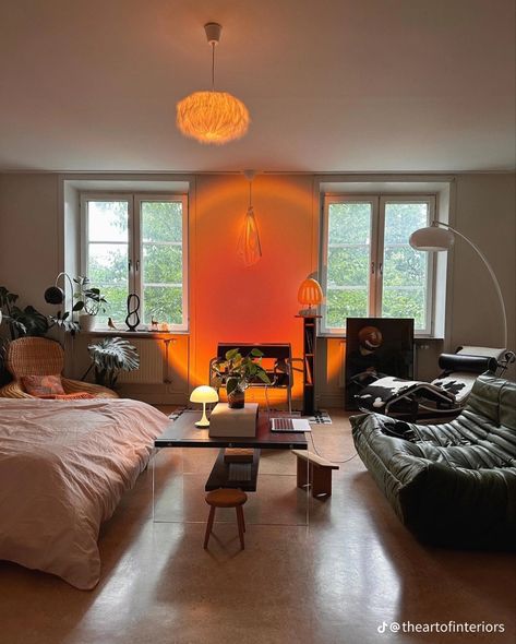 Cozy Retro Bedroom, Tiny Apartment Aesthetic, Warm Lighting Living Room, Modern 70s Living Room, Ambient Lighting Living Room, Warm Apartment, California Apartment, Melbourne Apartment, Sunset Lamp