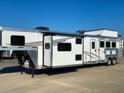 Check out this amazing 2024 Merhow 30' Summit 3 Horse Trailer w/ Living Quarters (RQ) for sale in Little Rock, AR USA! 3 Horse Trailer, Horses Trailer, Horse Saddles English, Western Pleasure Saddle, Endurance Saddles, Horse Trailers For Sale, Treeless Saddle, Trail Saddle, Calf Roping