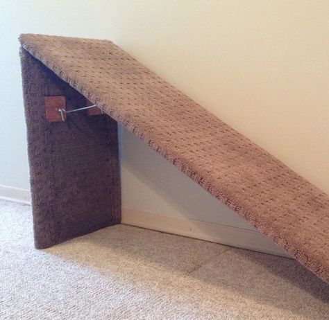 Build this quick and easy DIY Dog Ramp for your dog. Diy Dog Ramp, Dog Ramp Diy, Dog Steps For Bed, Cat Ramp, Dog Ramp For Bed, Murphy Bed Ikea, Dog Stairs, Pet Ramp, Murphy Bed Plans