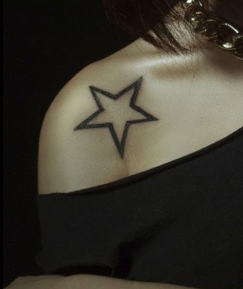 Stars On Chest Tattoo, Thick Star Tattoo, Tattoo And Piercings, Star Pattern Tattoo, Star On Shoulder Tattoo, Shoulder Tattoo Aesthetic, Stars On Knees Tattoo, Collarbone Star Tattoos For Women, Star Waistline Tattoo