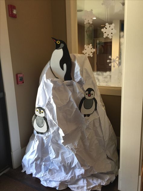 Snow Themed Decorations, Arctic Decorations Diy, Arctic Party Decorations, Christmas Penguin Crafts, Arctic Classroom Decor, Diy Penguin Decorations, Penguin Decorations Christmas, Winter Wonderland Party Decor, Arctic Vbs Decorations