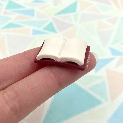 mini open book with red cover Fimo, Book Clay Art, Book Polymer Clay, Clay Book, Polymer Clay Books, Magnet Diy, Polymer Clay Magnet, Polymer Clay Miniature, Red Cover