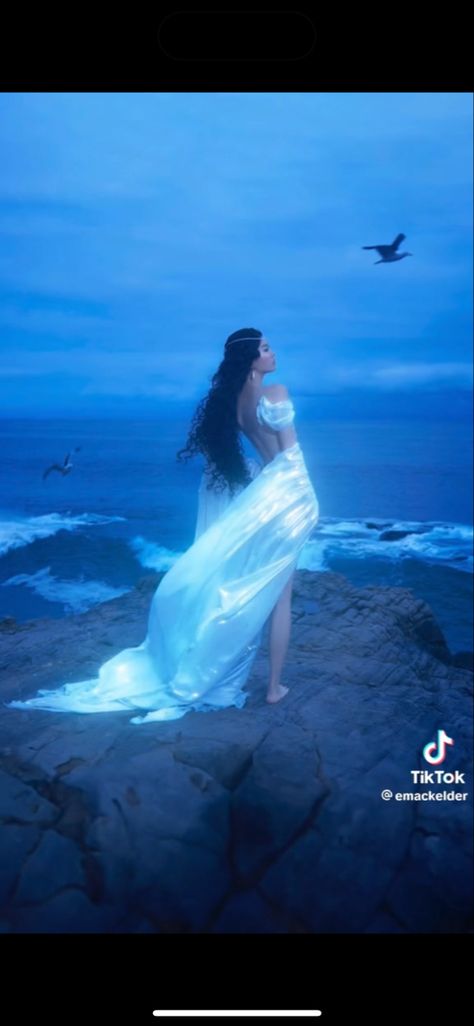 Ocean Template, Fashion Make Up, Siren Mermaid, Ethereal Aesthetic, Mermaid Aesthetic, Sea Witch, Photoshoot Concept, 인물 사진, Sirens