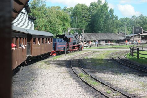 Pak je klappertjespistool erbij en ontdek het Wilde Westen in themapark High Chaparral. Een geweldig leuk uitje in Smaland, Zweden, voor het hele gezin. High Chaparral, Wilde Westen, Wild West, Sweden, Cowboy, Van, Travel, Pins, Smaland