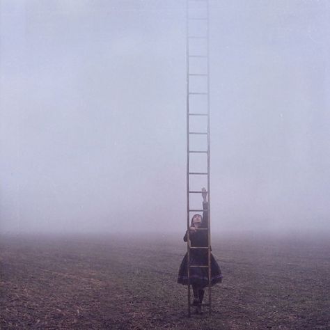 Lissy Elle | Colossal — Designspiration Wow Photo, Picture Prompts, Experimental Photography, A Ladder, Georges Braque, Foto Art, Story Inspiration, Pics Art, Claude Monet