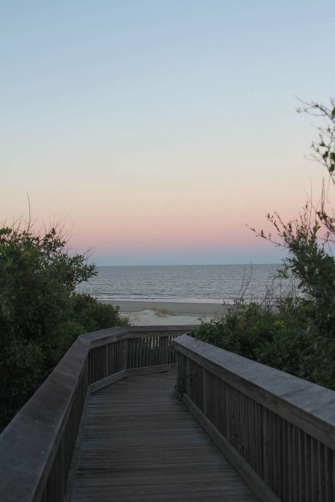 #travel #jekyllisland #beach #georgia Jekyll Island Georgia Savannah Georgia Beach, Savanna Georgia, Georgia Aesthetic, Georgia Summer, Pretty Skys, Georgia Islands, Sea Island Georgia, Friends Aesthetics, Georgia Beaches