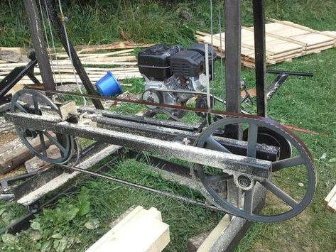 My simple homemade bandsaw mill Diy Sawmill, Portable Bandsaw Mill, Saw Mill Diy, Sawmill Projects, Homemade Chainsaw Mill, Chainsaw Mill Plans, Homemade Bandsaw Mill, Diy Bandsaw, Portable Saw Mill