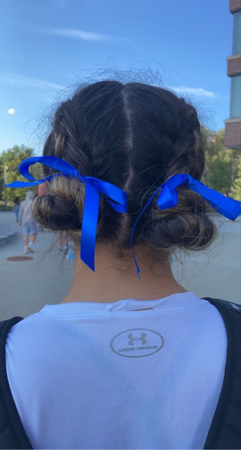 #sports #hair #ribbon Sport Hair Ribbons, Sports Hairstyles With Headband, Sports Ribbon Hair Ties, Unique Cheer Hairstyles, Sporty Hairstyles With Ribbon, Cheer Hairstyles With Ribbon, Game Day Hair With Ribbons, Game Day Hairstyles With Ribbon, Powder Puff Football Hairstyles