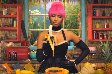 Martha Stewart prepares her morning smoothie Nicki Minaj Anaconda, Nicki Minaj Barbie, Nikki Minaj, Jean Seberg, Jack Lemmon, Chris Isaak, Rick James, Ashley Judd, David Lee Roth