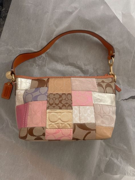 Coach Purse Vintage, Coach Bag Vintage, Cute Purses Aesthetic, Cute Bags And Purses, Thrifted Purses, 90s Purses Vintage, Coach Patchwork Bag, Vintage Quilted Shoulder Bag, Vintage Coach Wallet