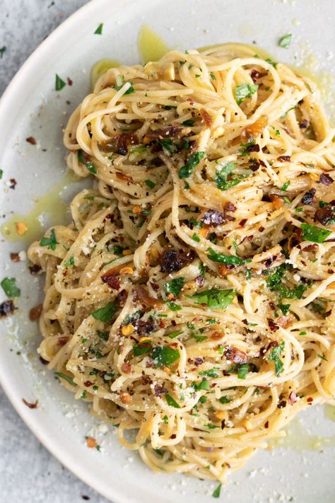 Olive Oil Angel Hair Pasta, Angel Hair Pasta Garlic Olive Oil, Pasta Recipe With Olive Oil, Parsley Recipes Vegan, Pasta With Olive Oil Sauce, Garlic Parsley Pasta, Roasted Garlic Sauce Pasta, Agio Olio Pasta, Spicy Olive Oil Pasta