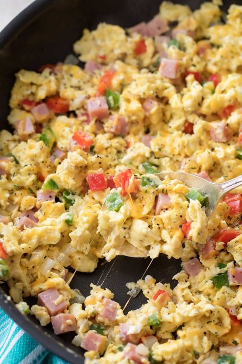 Quiche, Diced Ham Recipes, Denver Omelet, Ham Breakfast, Fluffy Scrambled Eggs, Scrambled Eggs Recipe, Breakfast Bites, Breakfast Recipes Casserole, Ground Chicken