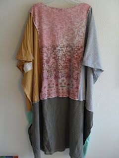 Refashion Co-op: Love Flow Creations Tee Shirt Poncho T Shirt Upcycle Refashion, Upcycling Shirts, Handbags Australia, Clothing Upcycle, Pieces Of Clothing, Tshirt Refashion, Diy Vetement, Fashion Tshirt, Repurposed Clothing