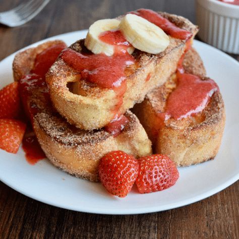 Disney’s Kona Cafe Copycat Tonga Toast - The Cards We Drew Tonga Toast Recipe, Recipe With Bananas, Tonga Toast, Stuffed French Toast Recipe, Toast For Breakfast, Asian Side Dishes, Strawberry Compote, Stuffed French Toast, Polynesian Resort