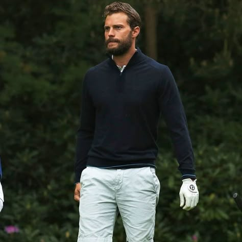 Golf Outfit Men Aesthetic, Classy Golf Outfit Men, Old Money Golf Outfit Men, Winter Golf Outfit Men, Men Golf Outfit Fashion, Golf Aesthetics Men, Golf Style Men, Old Money Sweater, Golf Outfit Men