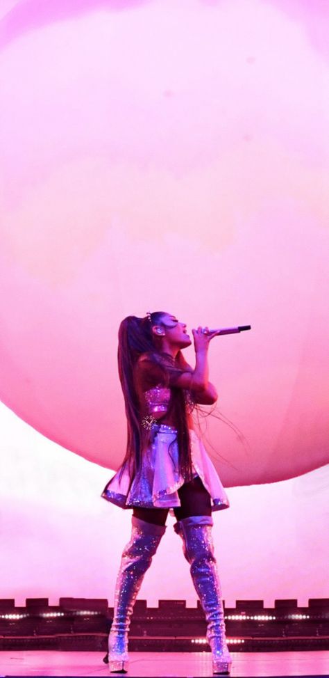 Ariana Grande Lockscreen, Ariana Grande Background, Ariana Grande Images, Ariana Grande Concert, Ariana Grande Album, Ariana Grande Sweetener, Ariana Grande Outfits, Ariana Grande Fans, Ariana Grande Cute